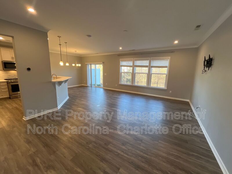 Charlotte Townhome: 23104 Clarabelle Dr