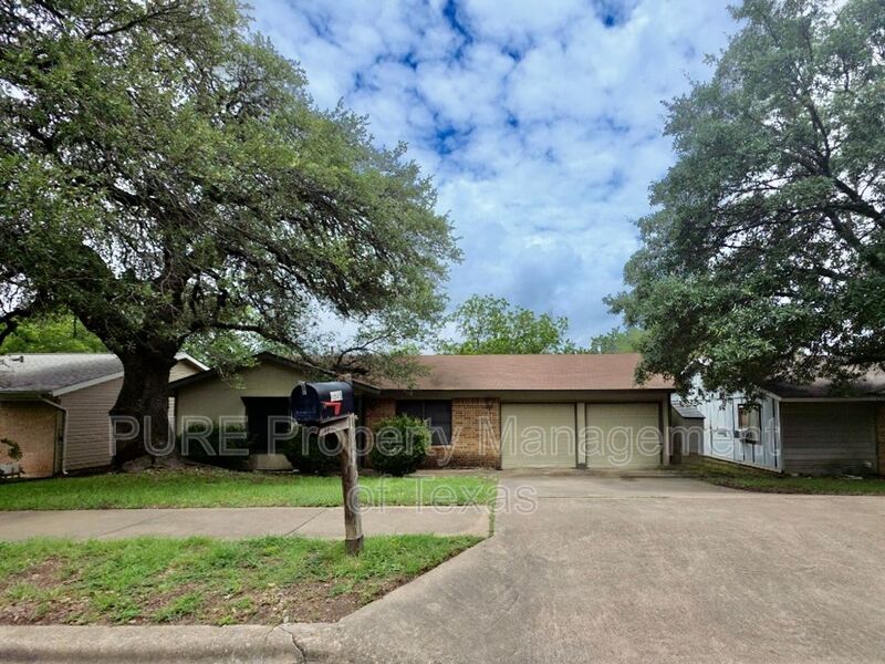 Austin House: 8508 Romney Rd