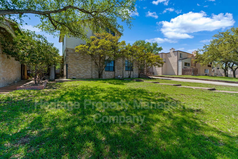 San Antonio House: 1932 Broken Oak Street