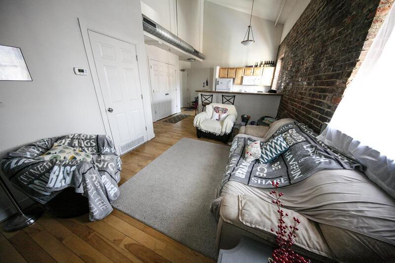 Richmond Condo: 302 N Goshen St