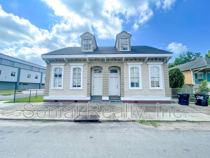 New Orleans House: 1438 N. Villiere St.