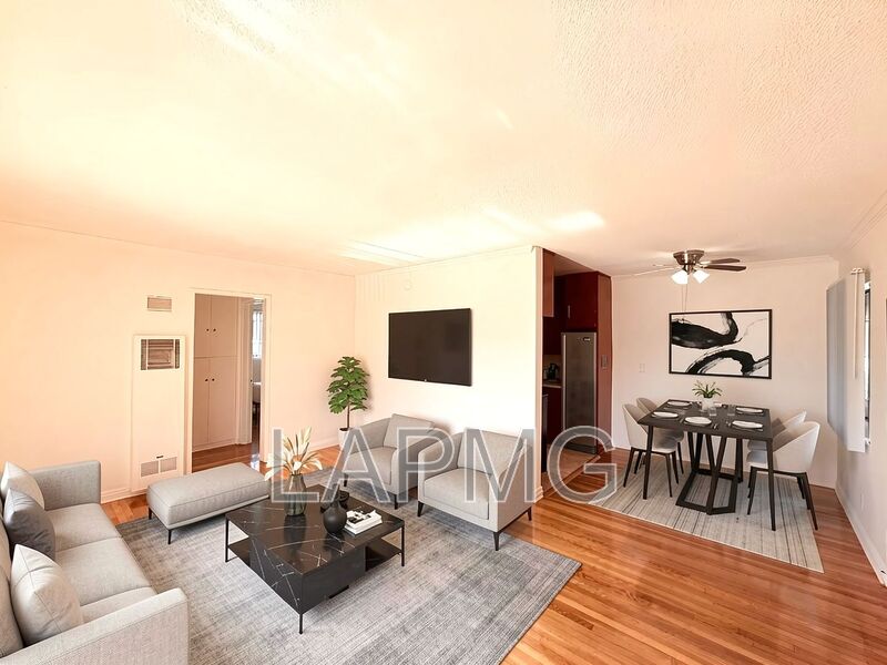 Los Angeles House: 956 Wilcox Avenue