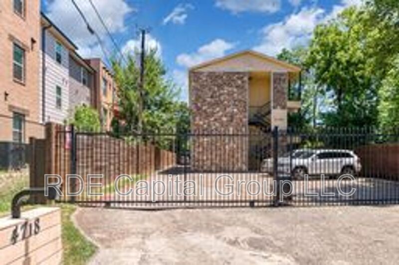 Dallas Condo: 4718 East Side Ave