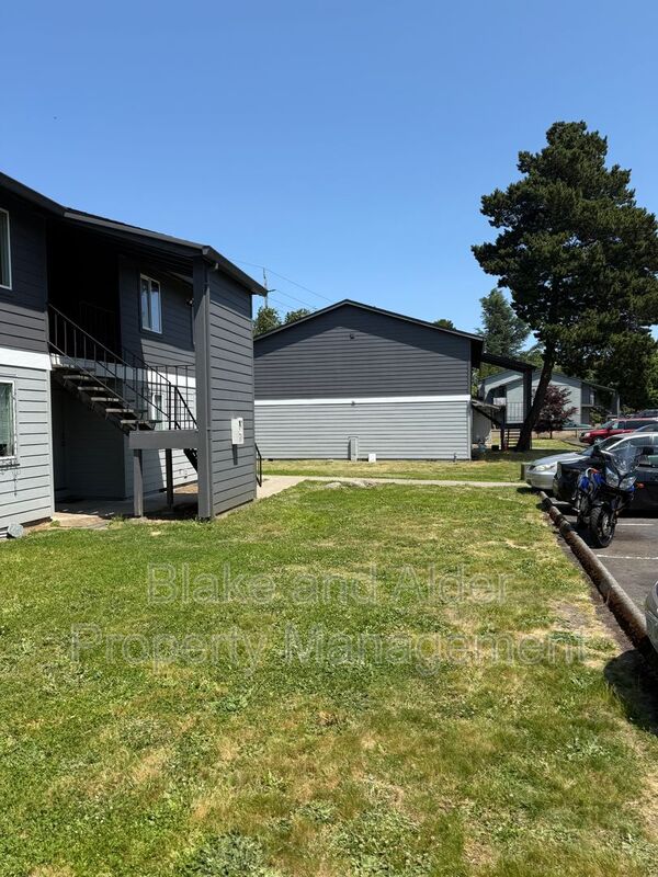 Portland House: 3805 NE 152nd Ave