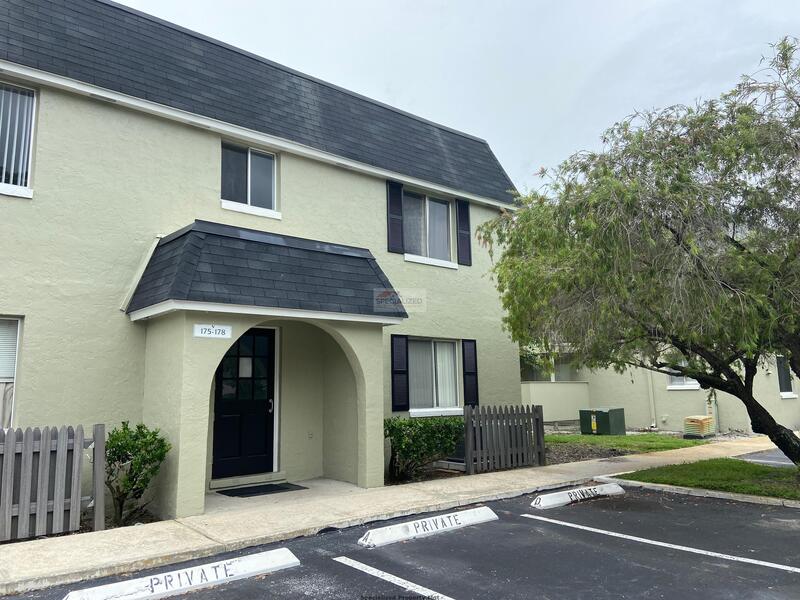 Orlando Condo: 525 S. Conway Rd