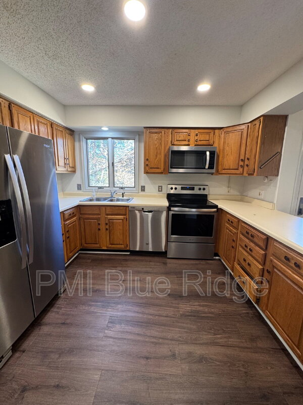 Hendersonville Condo: 201 Chinquapin Oak Dr