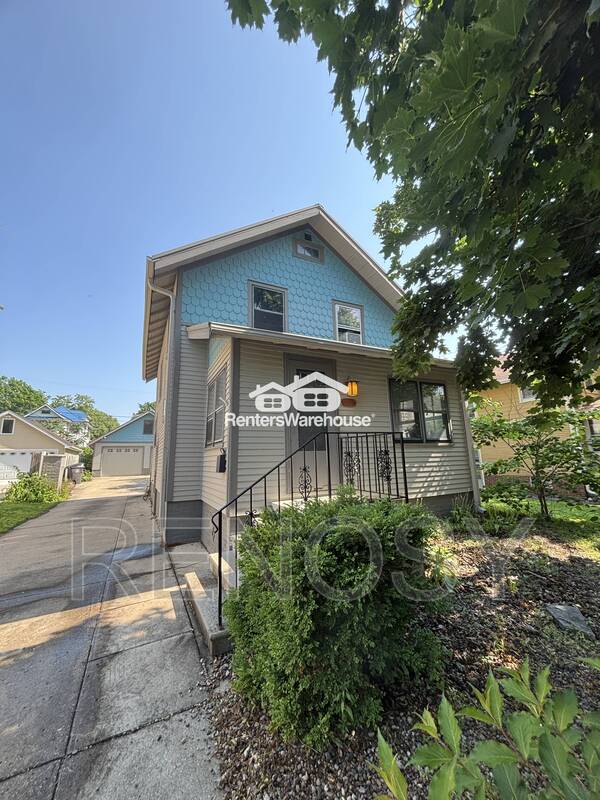 Des Moines House: 2805 Kingman Ave