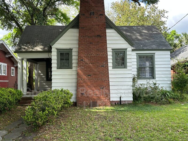 Request a Viewing for 2011 Dellwood Avenue Tenant Turner