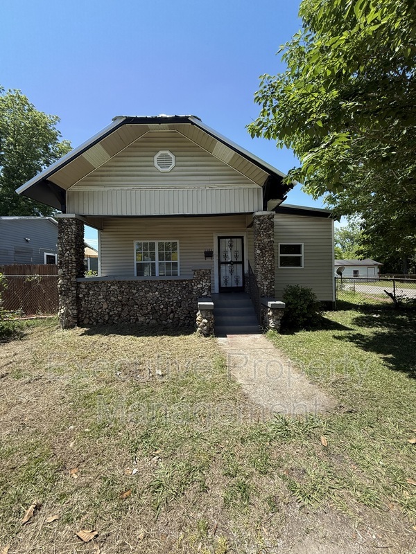 Birmingham House: 1303 Main Street