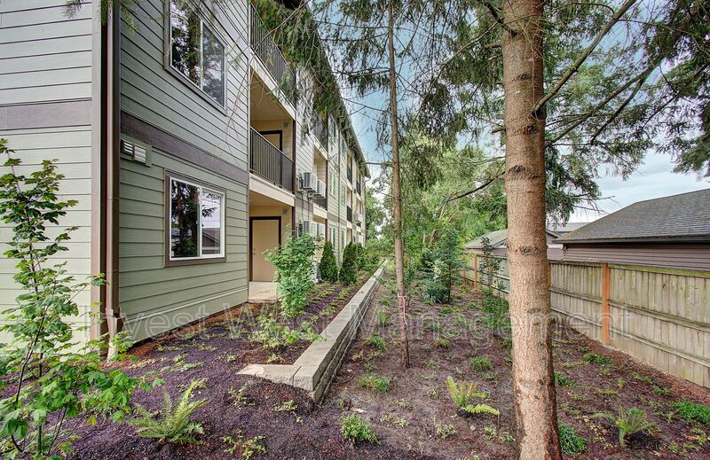 Vancouver Apartment: 404 NE 117 Avenue
