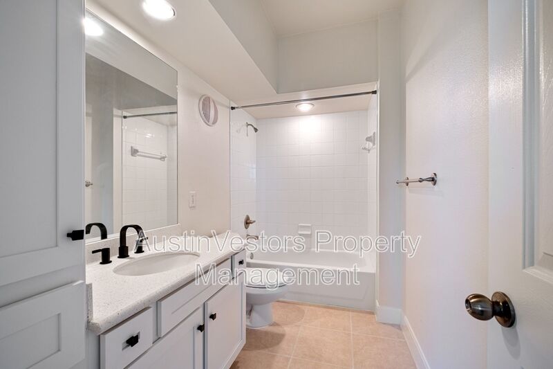 Austin House: 7701 Rialto Blvd