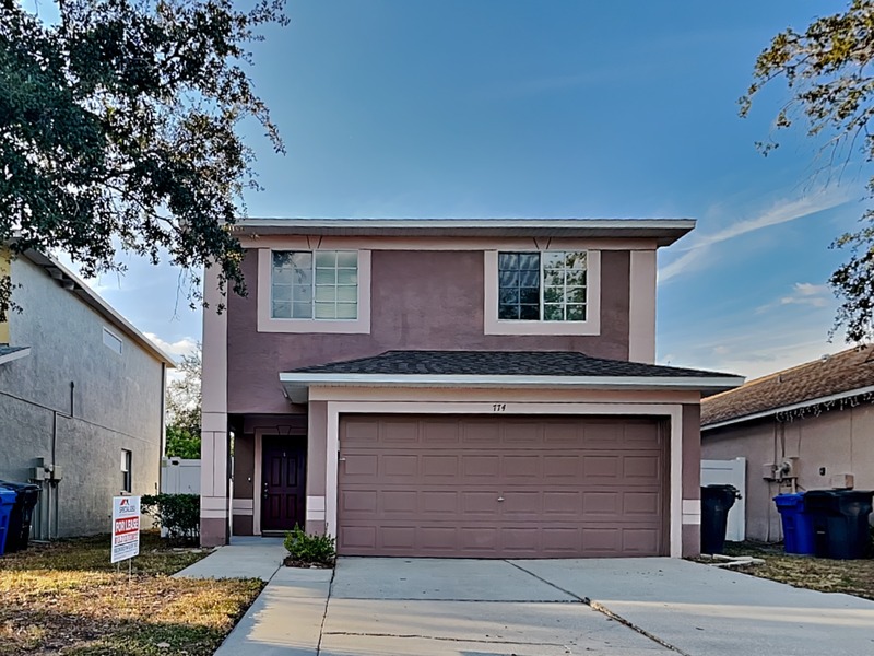 Brandon House: 774 Burlwood St