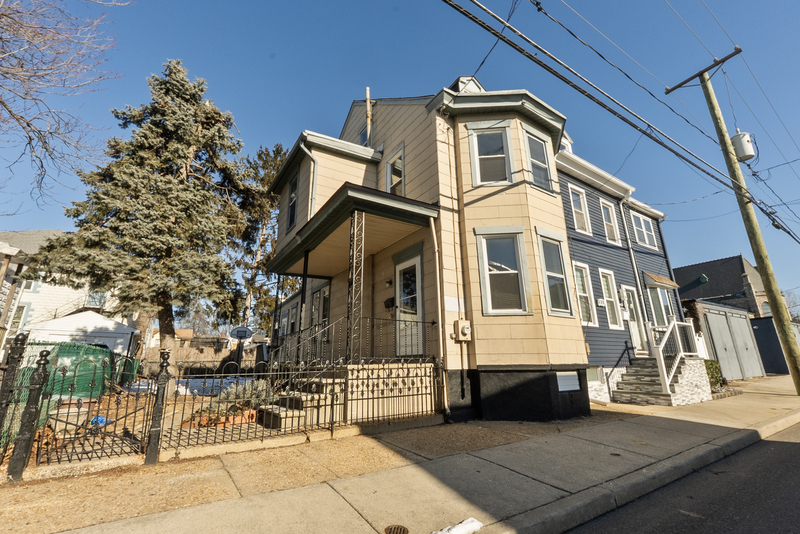 Gloucester City House: 407 Somerset Street