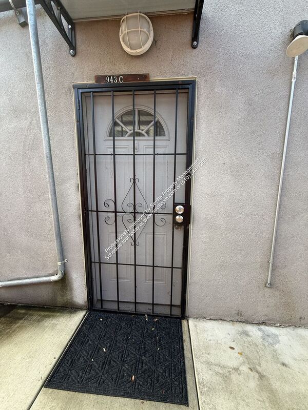 Oakland Condo: 943 53rd St