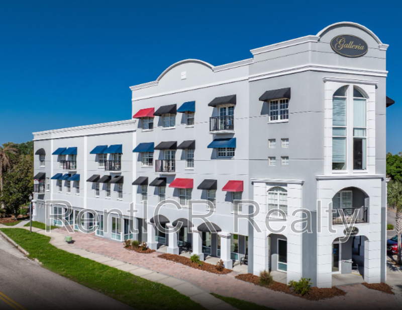 Oldsmar House: 300 State Street East
