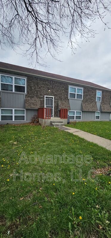 Kansas City House: 744 n 70th St.