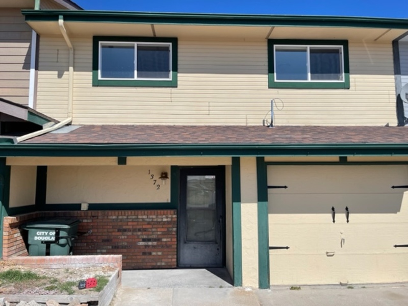 Douglas House: 1372 Sweetwater Road