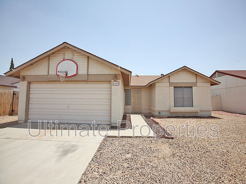 Glendale House: 6605 W Mescal St