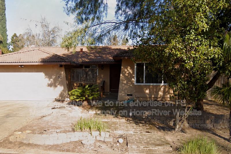 Sacramento House: 52 Mossglen Cir