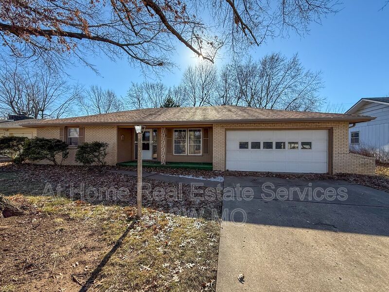 Springfield House: 1142 E Greenwood