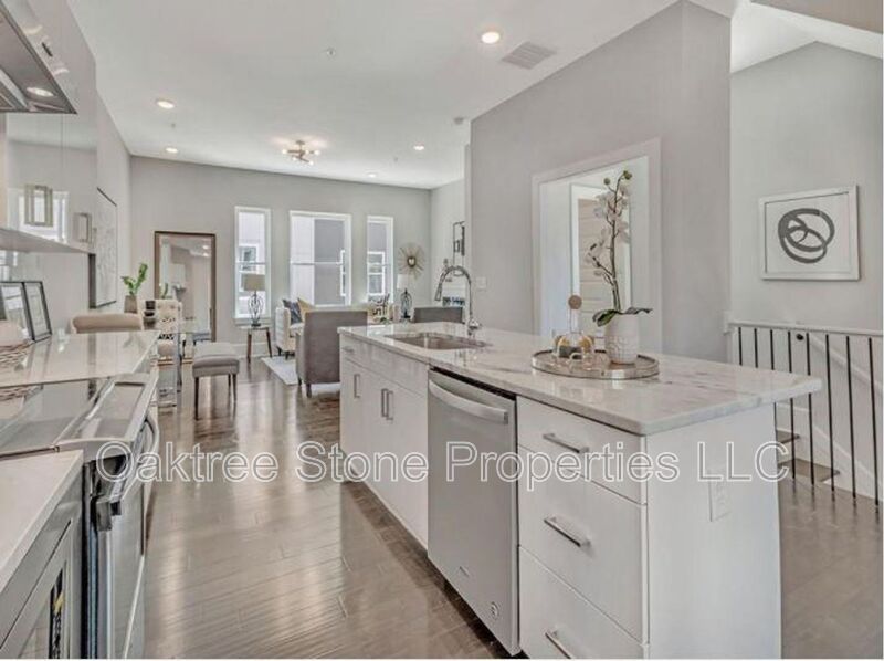 Atlanta House: 456 Parkway Drive NE