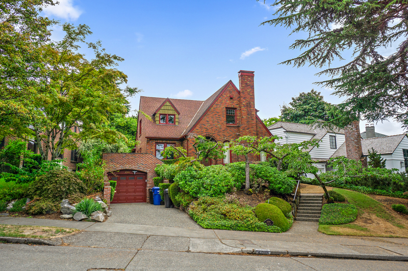 Seattle House: 4208 51st Ave NE