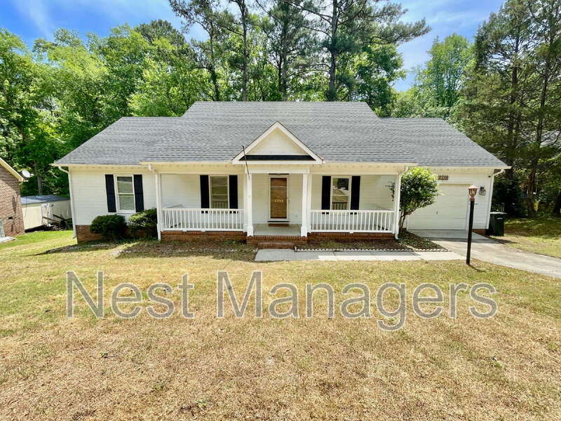 Fayetteville House: 6736 St Julian Way