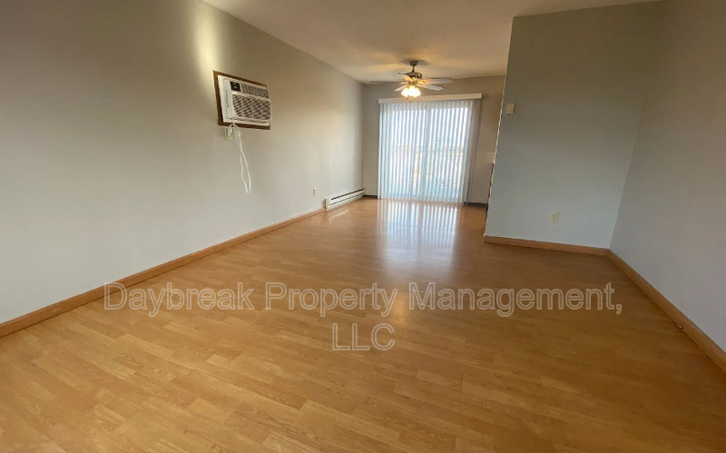 West Fargo House: 1702 2nd Avenue East