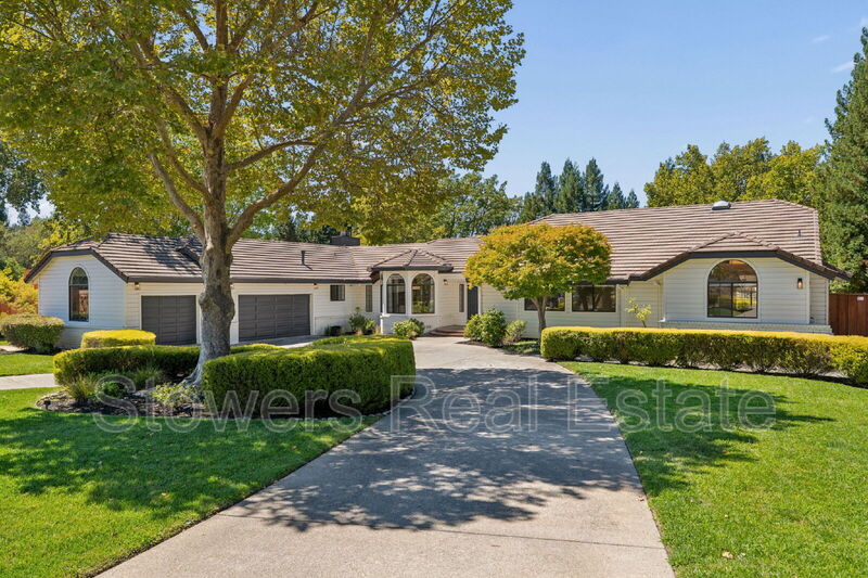 Alamo House: 1121 Douglas Ct