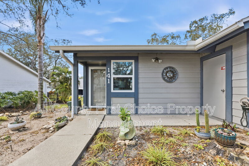 Tarpon Springs House: 39650 US 19 N