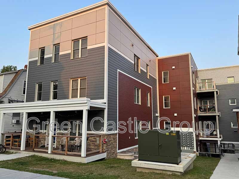 Burlington Condo: 15 Hungerford Terrace, Unit 5