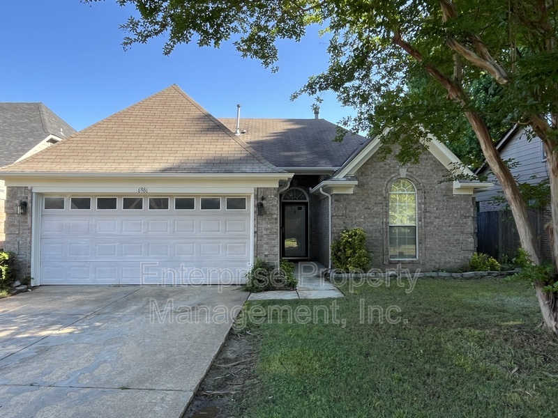 Cordova House: 6986 Parkbrook Ln