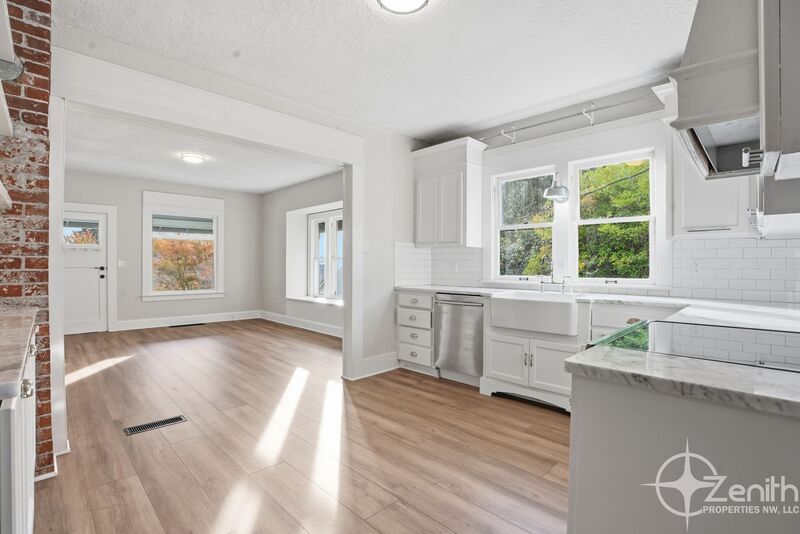 Camas House: 1321 NW Drake Way