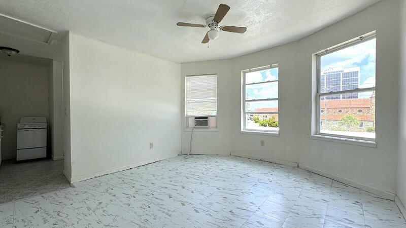 Daytona Beach Condo: 419-421 N Wild Olive Ave