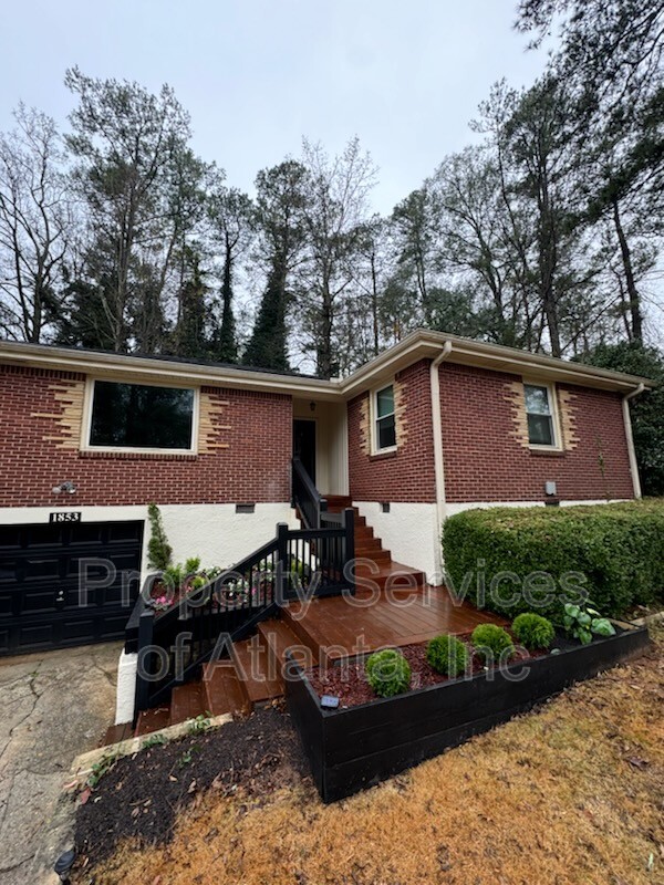 Atlanta House: 1853 Boulderview Dr SE