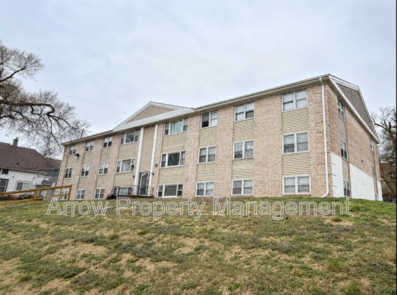 Omaha House: 2206 K Street- 3