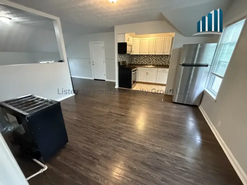 Fall River Condo: 34 Hood St