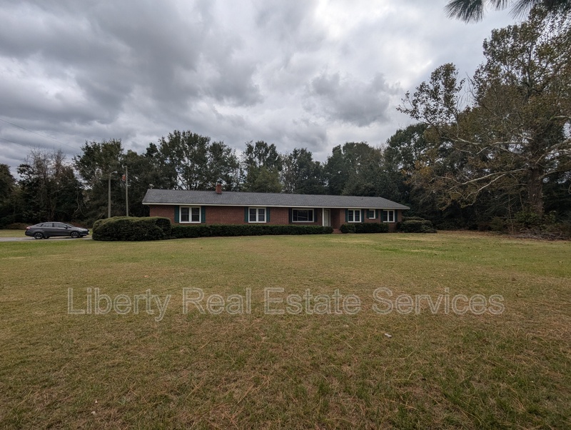 Glennville House: 5448 Ga Highway 196