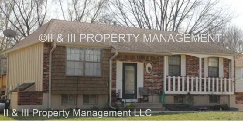 Olathe House: 15921 129th St