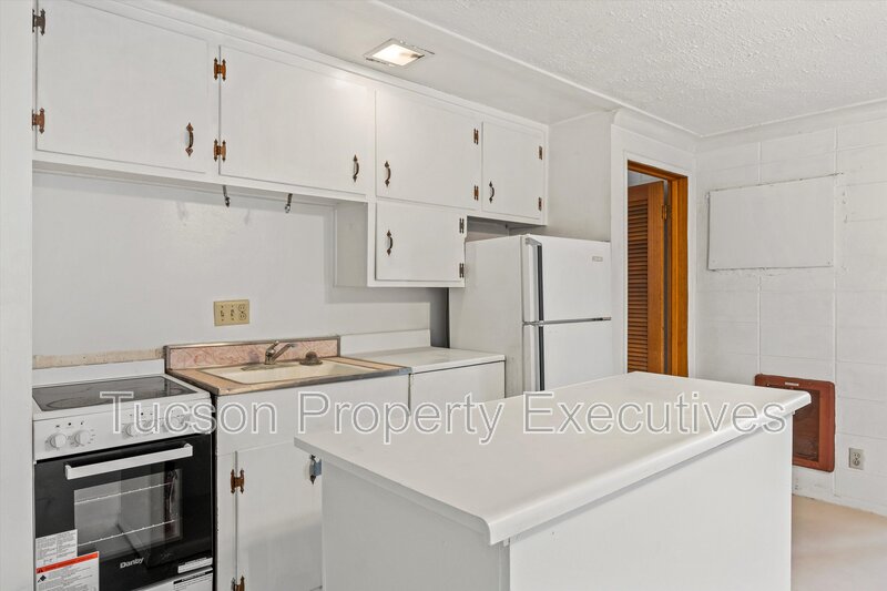 Tucson Condo: 802 N Alvernon Way - E