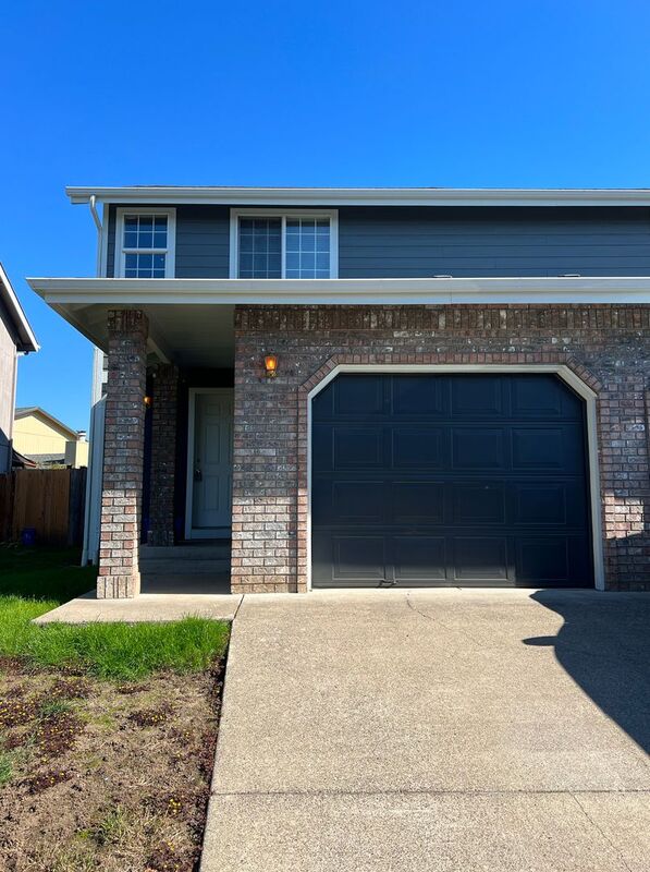 Photo 2 of rental home at 782 North Cloverleaf Loop