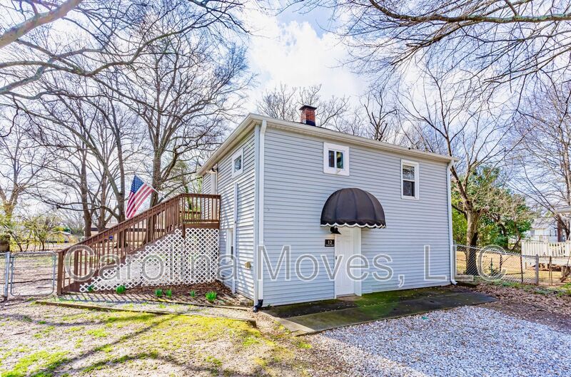 Greenville House: 12 Service Drive