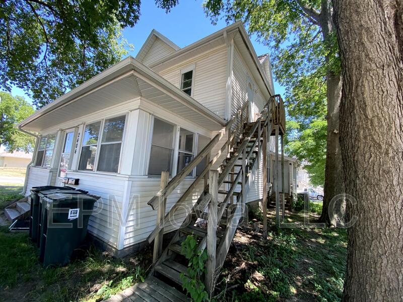 Request a Viewing for 2404 Olive Street Apt B Tenant Turner