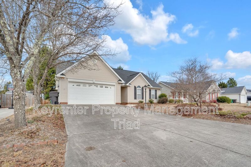 High Point House: 1016 Tesh Ct