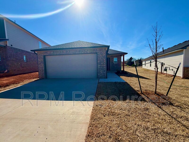 Oklahoma City House: 10401 Little Blue Ln