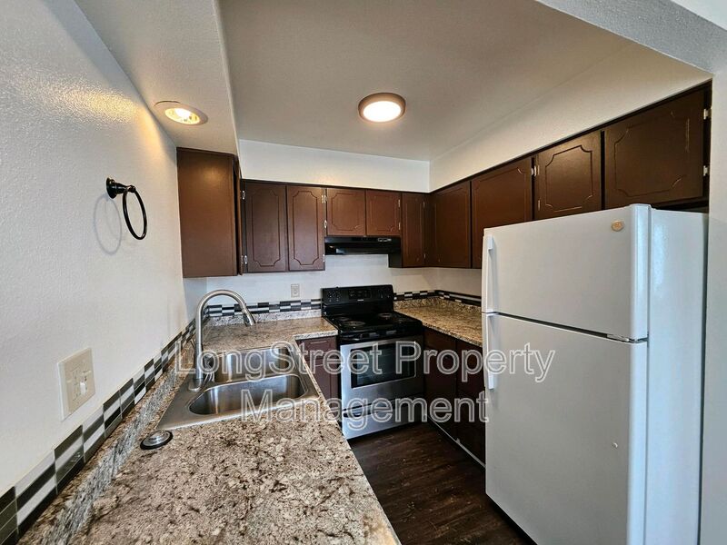 Portland House: 780 NW Joy Ave