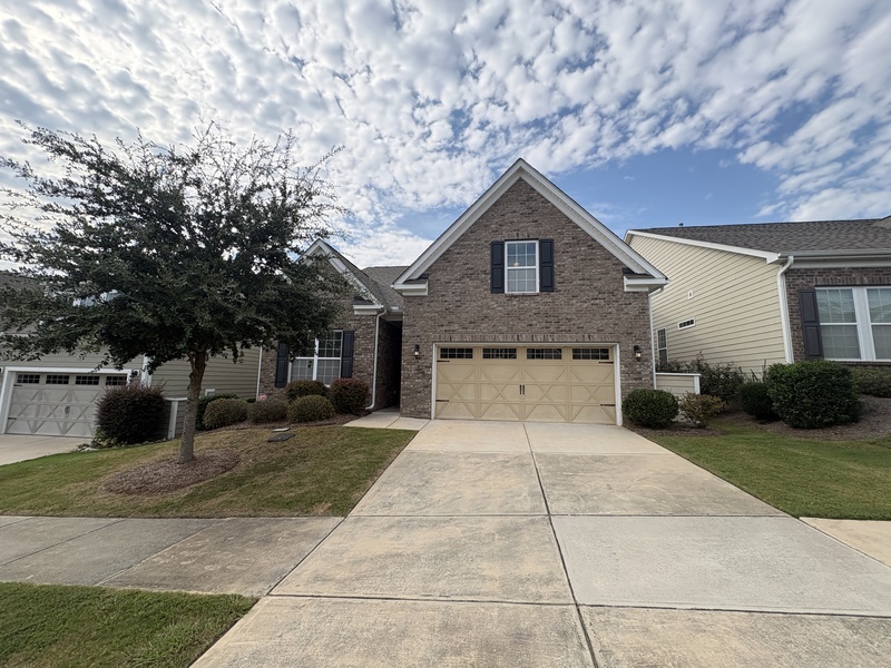 Blythewood House: 676 Scarlet Baby Dr