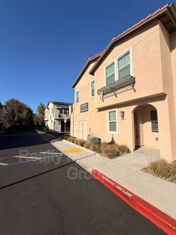 Santee House: 8711 Aruba Lane