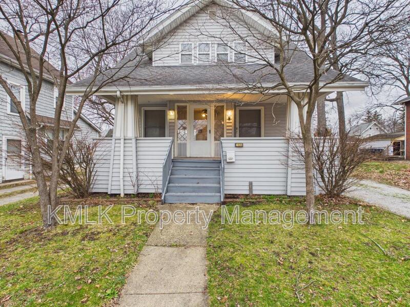 Akron House: 1159 Carey Ave