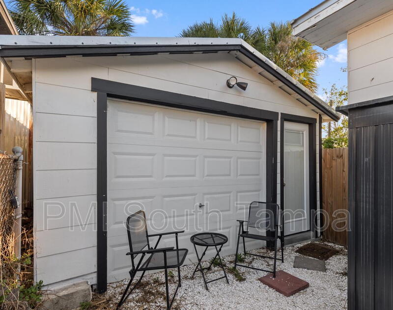 Tampa Condo: 2541 W Main St
